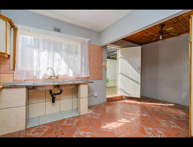 4 BEDROOM MAISONETTE TO LET IN RESERVOIR HILLS